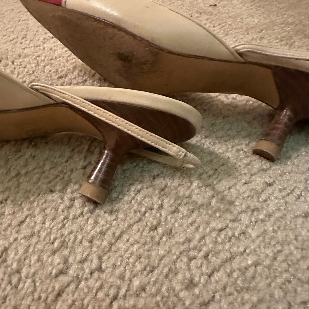CHANEL Beige and Red Pointed Toe Heels - Picture 4 of 4